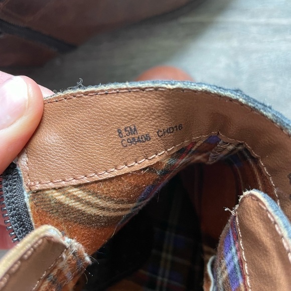 B.o.c. Women’s Brown zip u Booties, size 8.5 - Picture 4 of 10